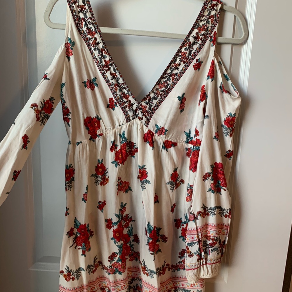 Off the shoulder, floral sun dress!